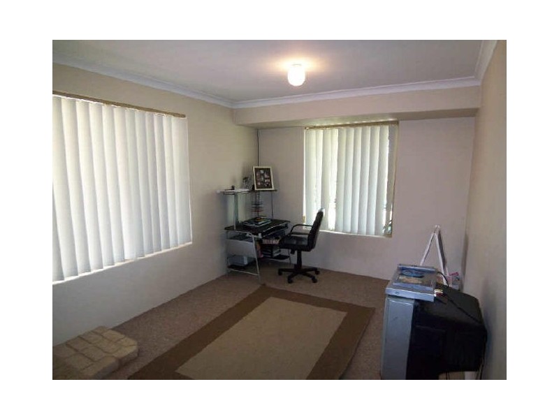 2 Durras Place, Dudley Park WA 6210