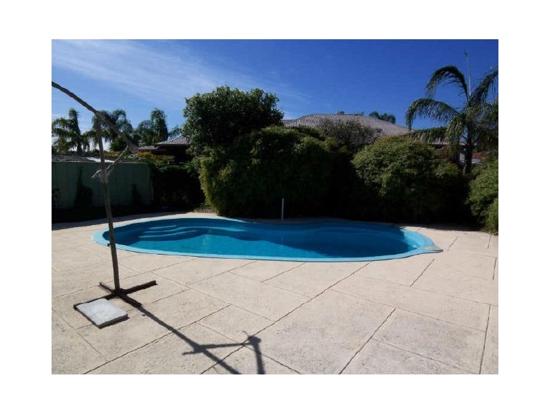 2 Durras Place, Dudley Park WA 6210