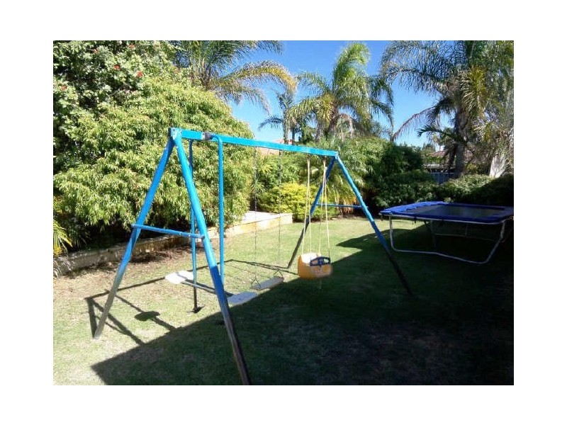 2 Durras Place, Dudley Park WA 6210