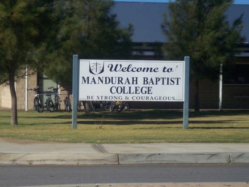 11 Myalla Pass, Lakelands WA 6210