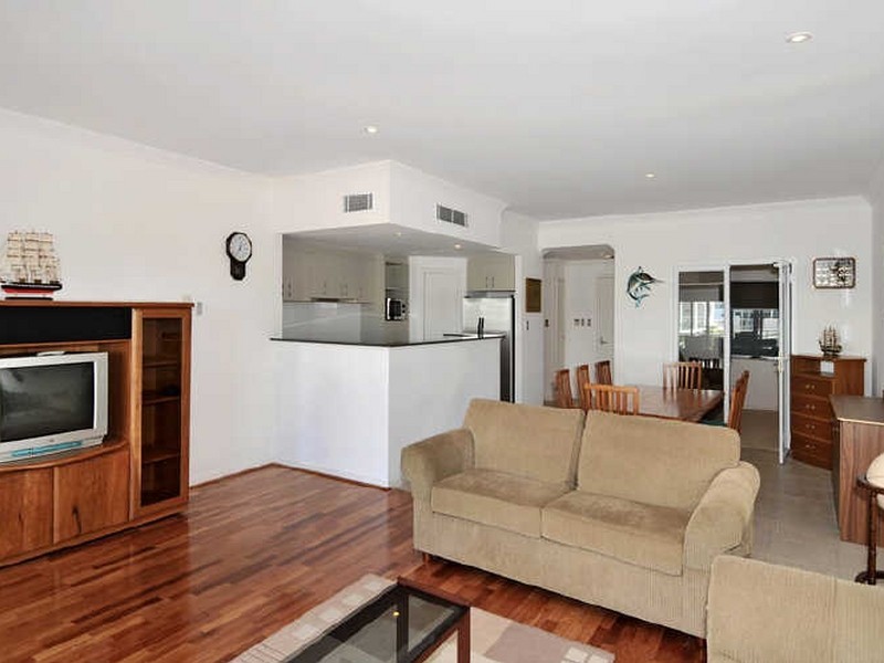 6/1 Breakwater Parade, Mandurah WA 6210