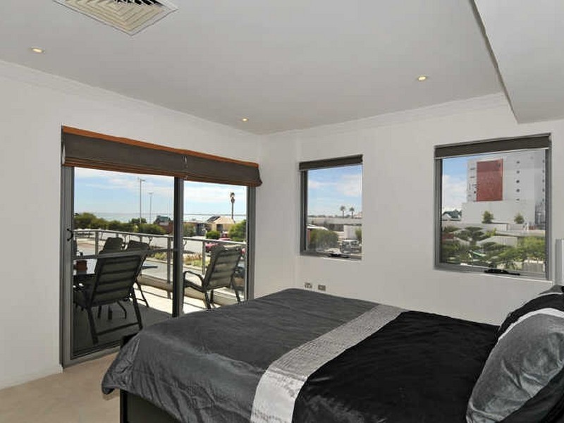 6/1 Breakwater Parade, Mandurah WA 6210