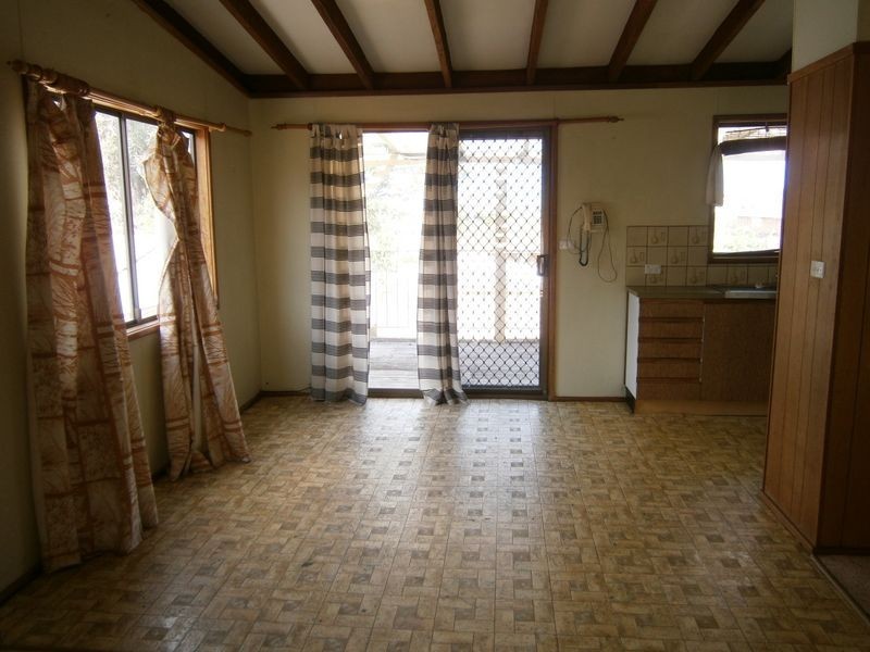 24 Scrivener Place, Halls Head WA 6210