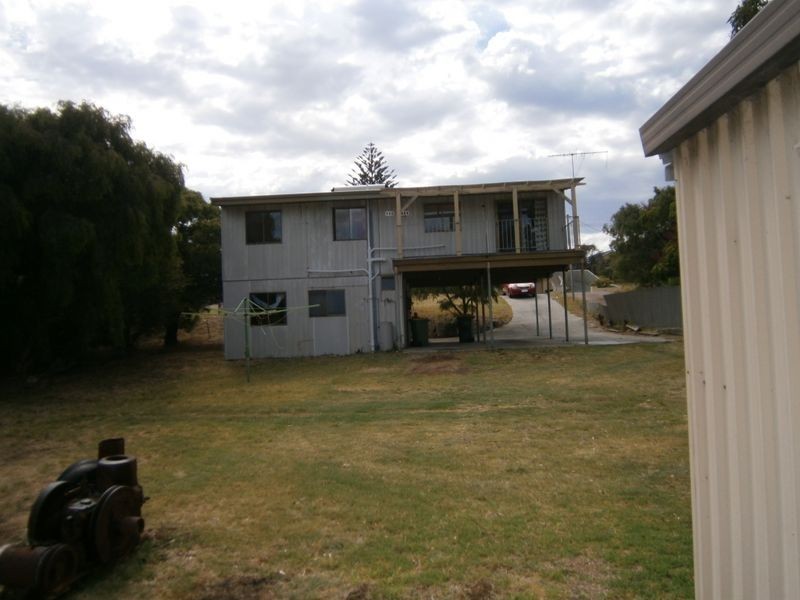 24 Scrivener Place, Halls Head WA 6210