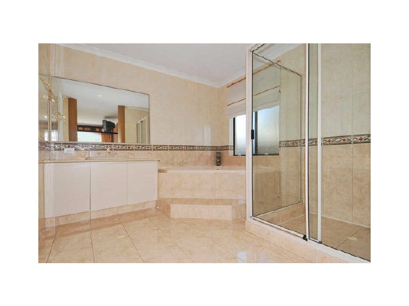 17 Castaway Cove, Halls Head WA 6210