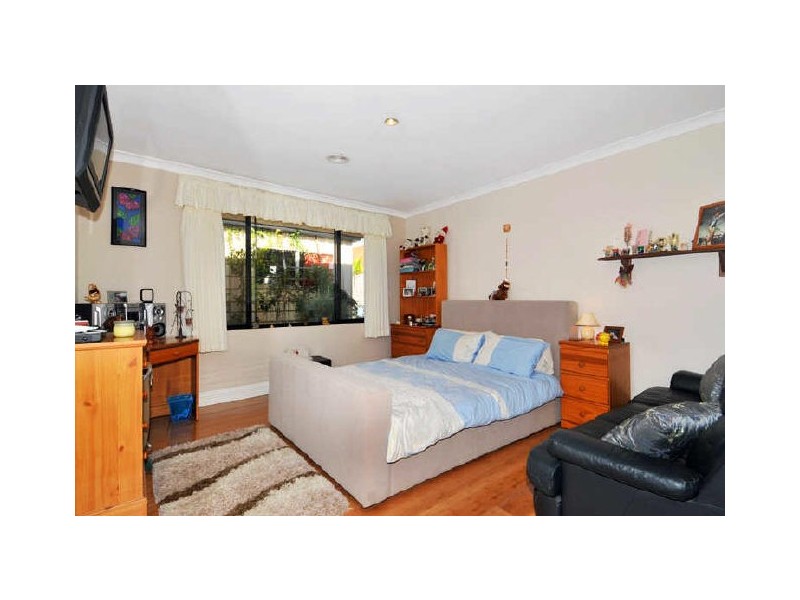 17 Castaway Cove, Halls Head WA 6210