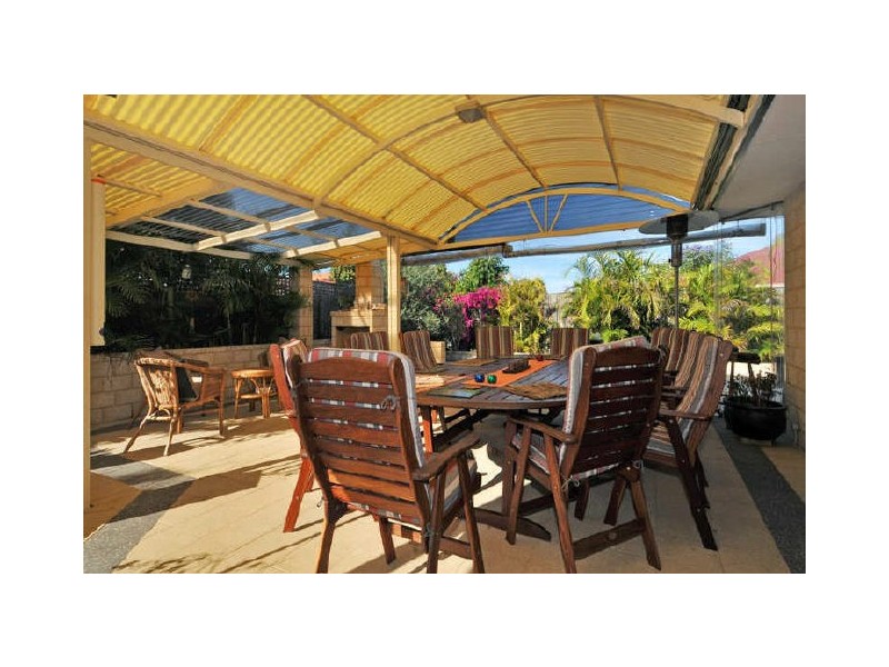 17 Castaway Cove, Halls Head WA 6210