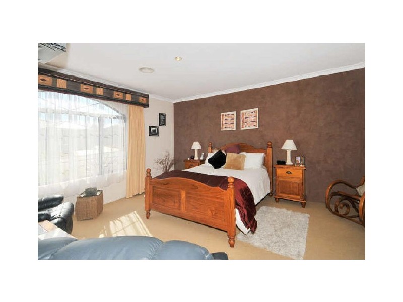 17 Castaway Cove, Halls Head WA 6210