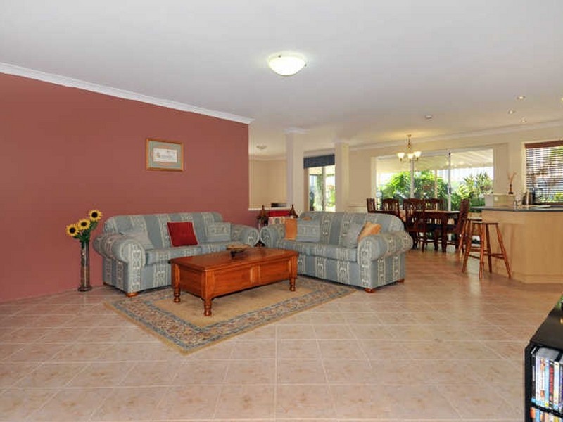 12 Gifford Rise, Meadow Springs WA 6210