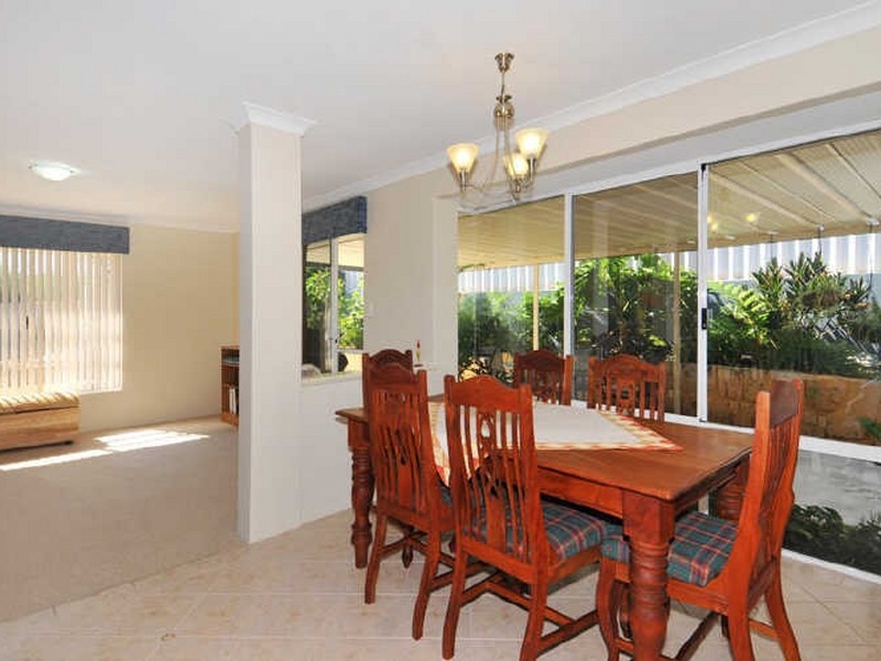 12 Gifford Rise, Meadow Springs WA 6210