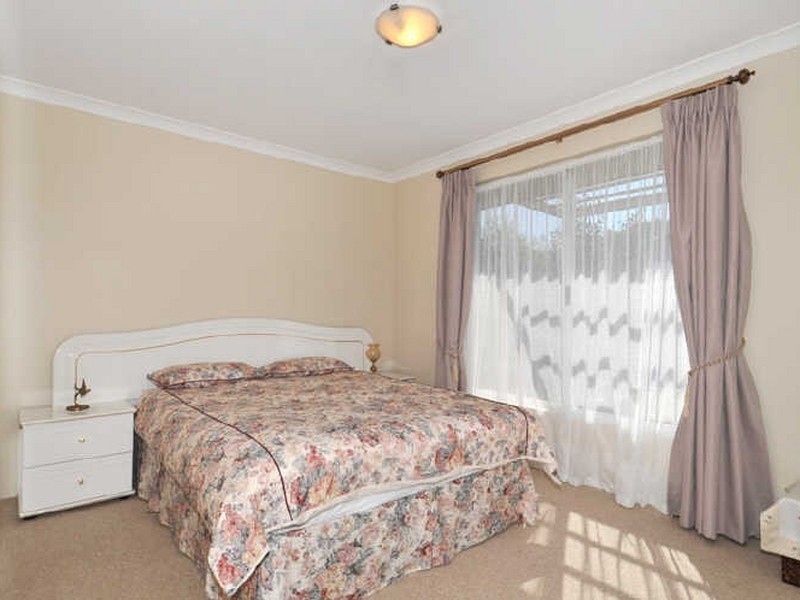 12 Gifford Rise, Meadow Springs WA 6210