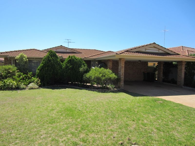 24 Peron Place, San Remo WA 6210