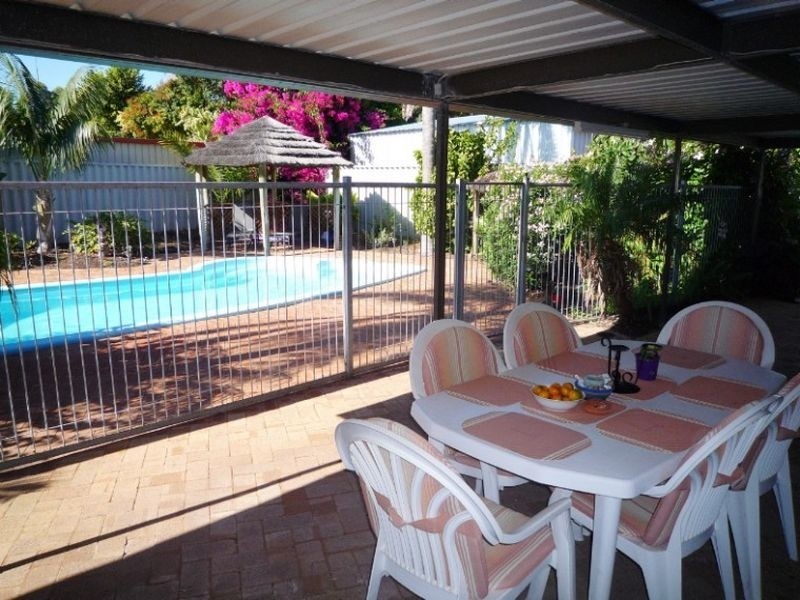11 Gleneagles Place, Halls Head WA 6210