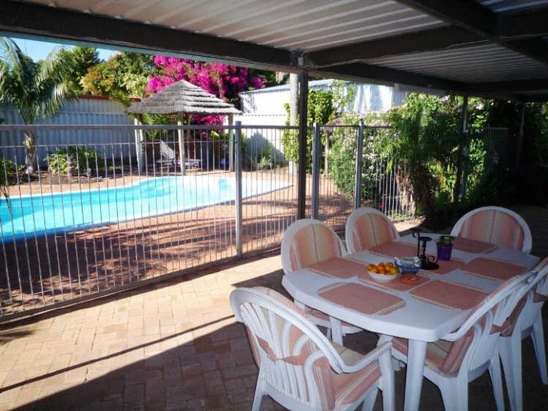 11 Gleneagles Place, Halls Head WA 6210