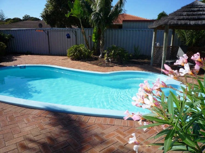 11 Gleneagles Place, Halls Head WA 6210