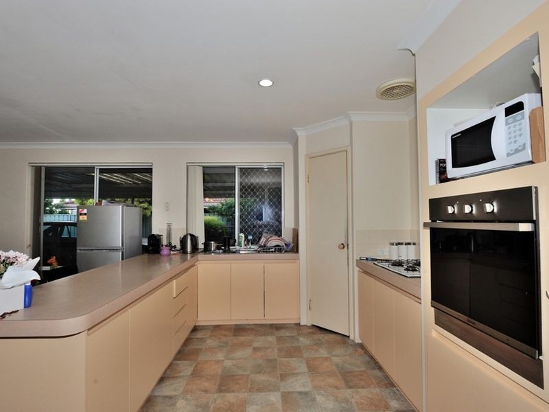 13 La Grange Court, Meadow Springs WA 6210