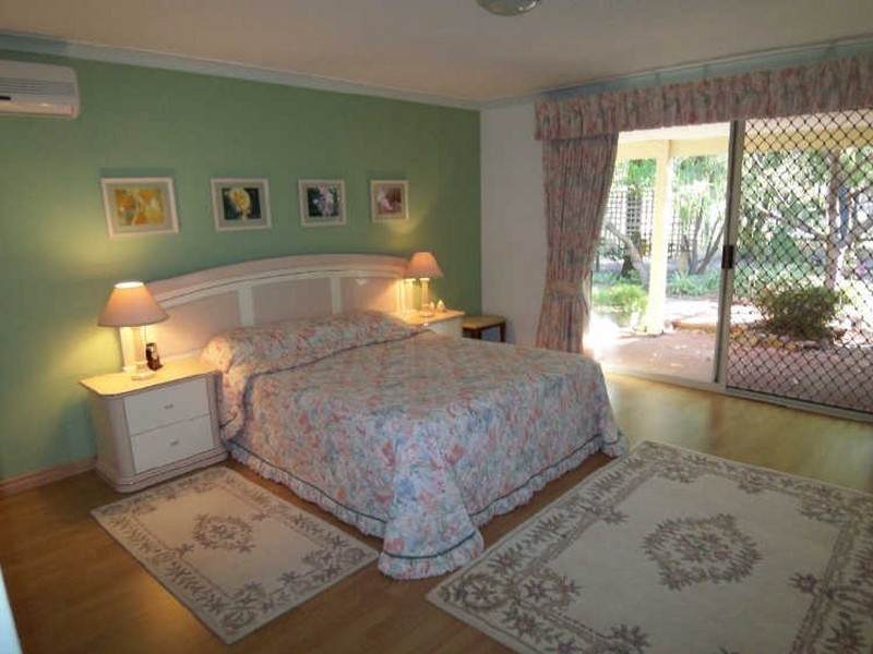 4 Barrow Rise, Greenfields WA 6210