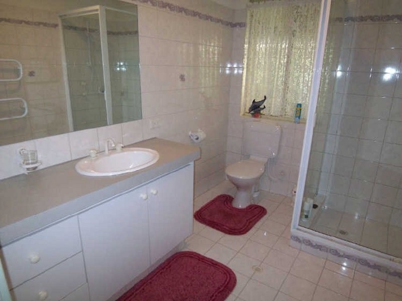 4 Barrow Rise, Greenfields WA 6210