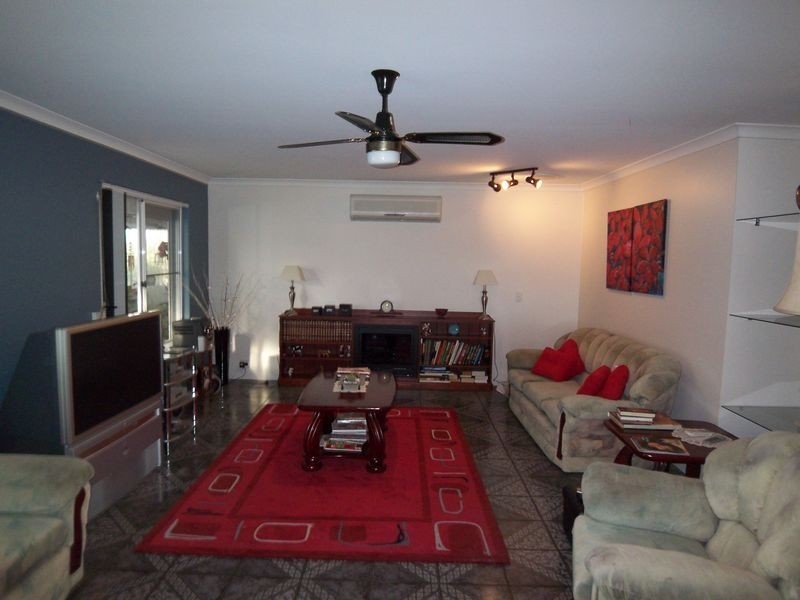 28 Hamilton Way, Barragup WA 6210