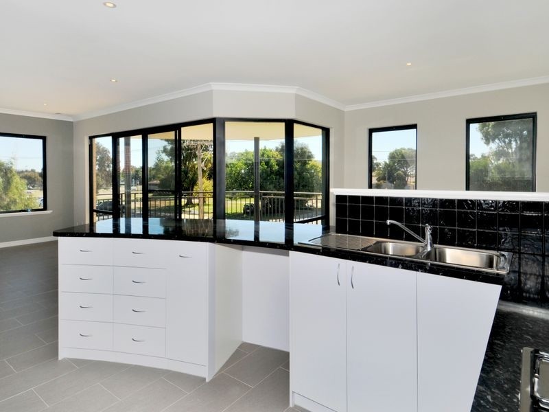 1/5 Hackett Street, Mandurah WA 6210