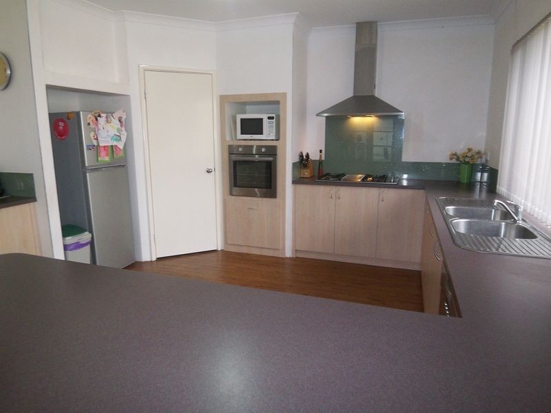 10 Jester Parkway, Meadow Springs WA 6210