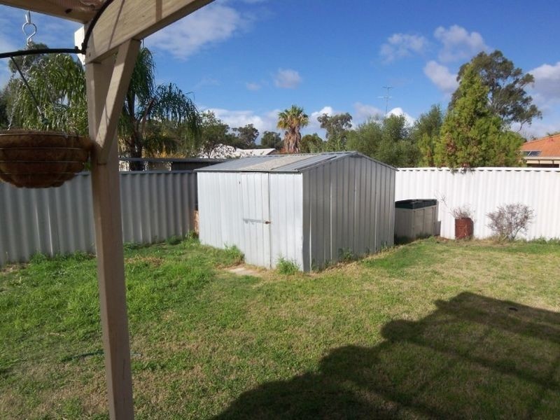 12 Dior Place, Greenfields WA 6210