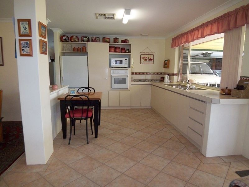 42 Admiralty Crescent, Halls Head WA 6210