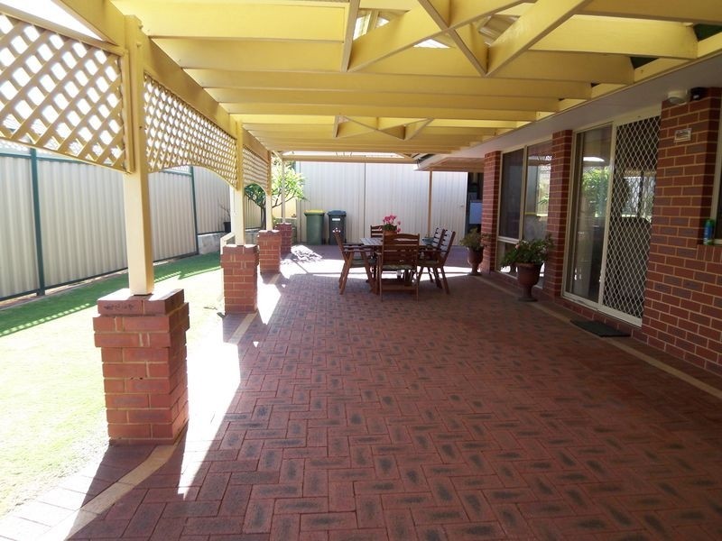 42 Admiralty Crescent, Halls Head WA 6210