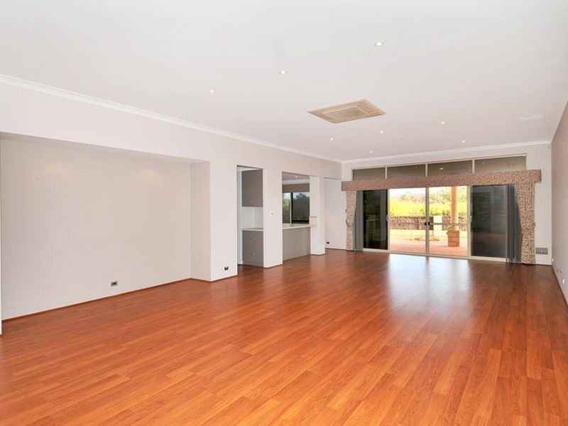 89 Darwin Terrace, Dudley Park WA 6210