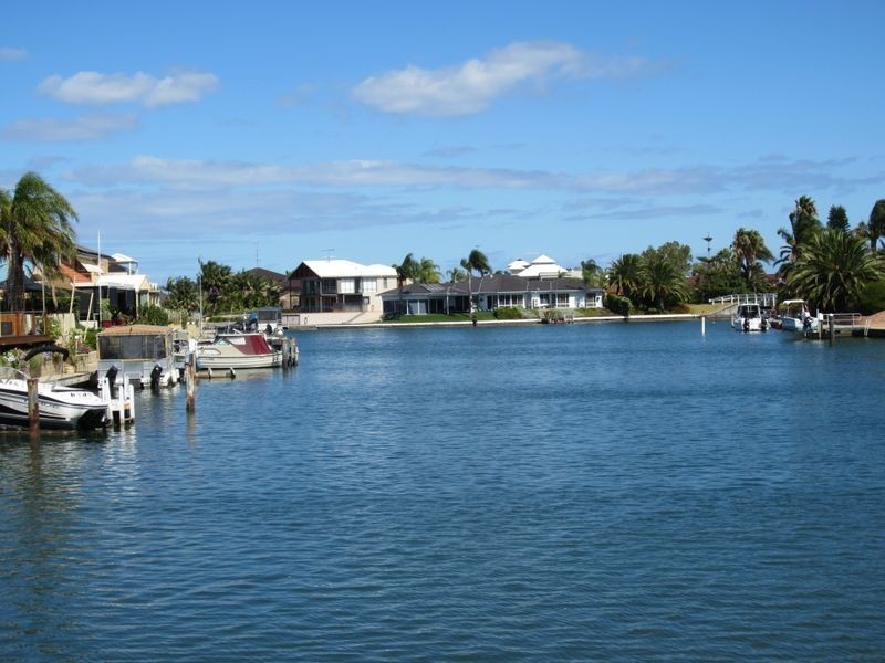 11a Donnelly Gardens, Dudley Park WA 6210