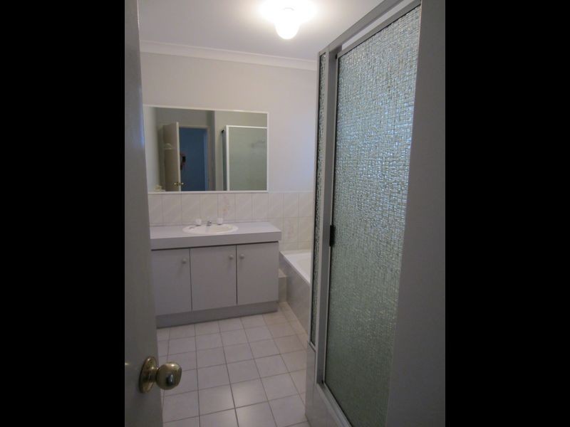 11a Donnelly Gardens, Dudley Park WA 6210