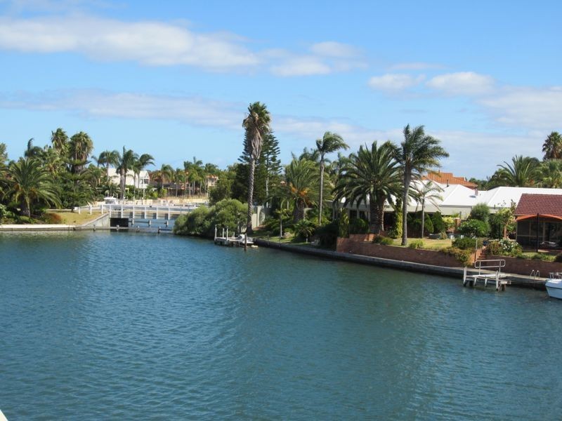 11a Donnelly Gardens, Dudley Park WA 6210