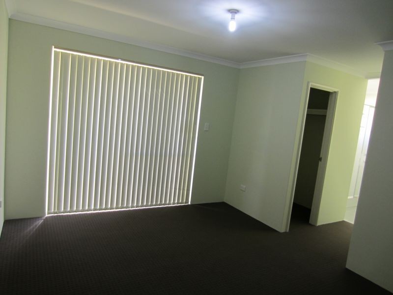 12 Highcliffe Circle, Lakelands WA 6180