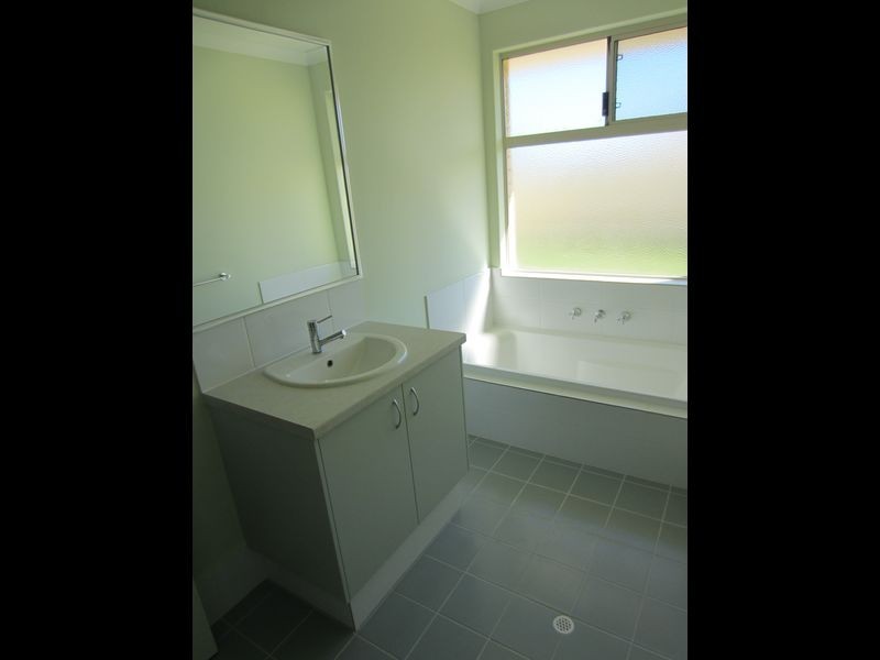 12 Highcliffe Circle, Lakelands WA 6180