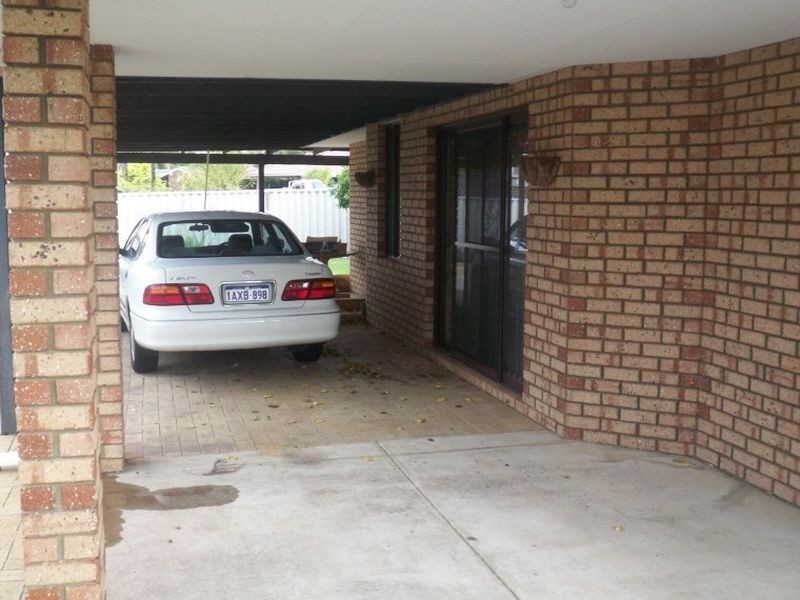 9 Barkley Place, Halls Head WA 6210