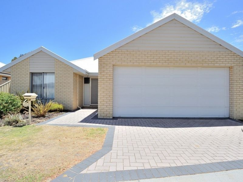11 Zamia Loop, Falcon WA 6210