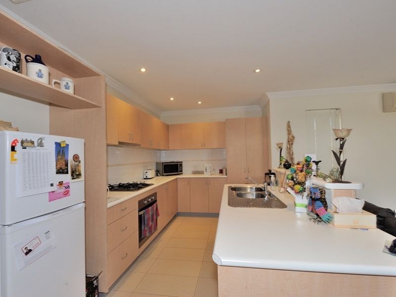 11 Zamia Loop, Falcon WA 6210