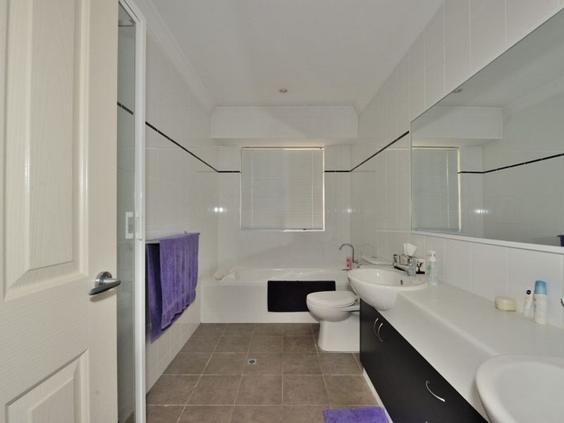 11 Zamia Loop, Falcon WA 6210