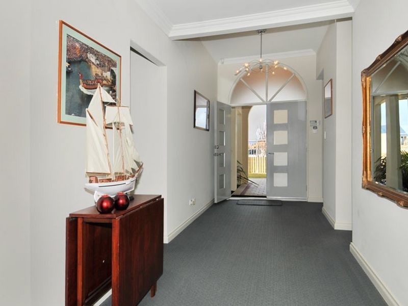 41 Erins Isle, Dudley Park WA 6210