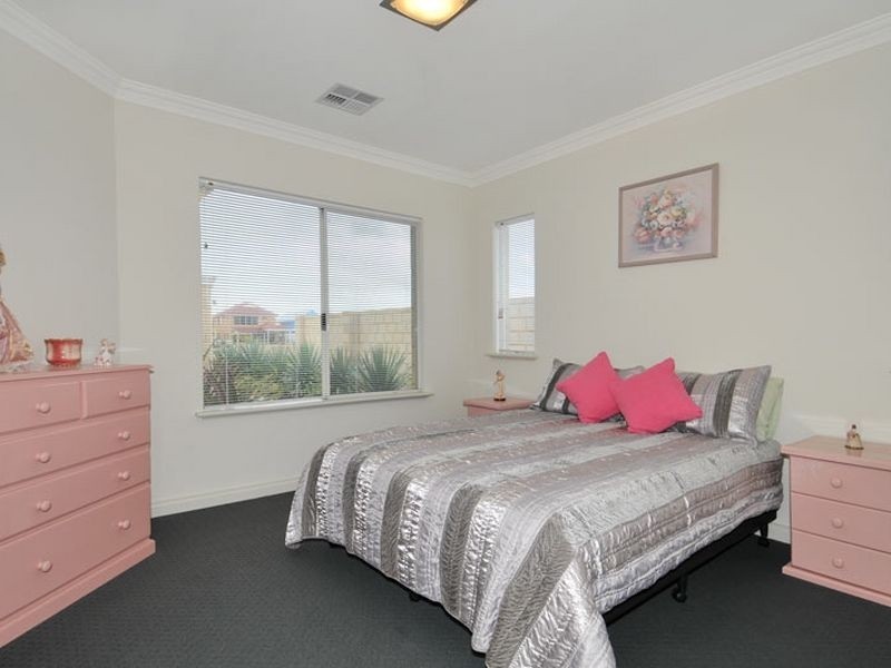 41 Erins Isle, Dudley Park WA 6210