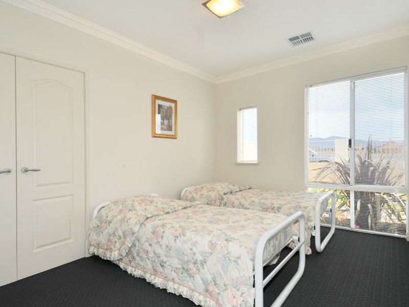 41 Erins Isle, Dudley Park WA 6210