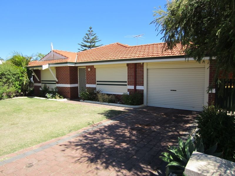 1/2 Hobley Street, Mandurah WA 6210