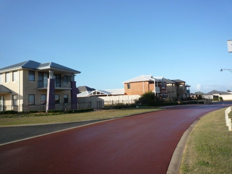 8 Hope Gardens, Madora Bay WA 6210