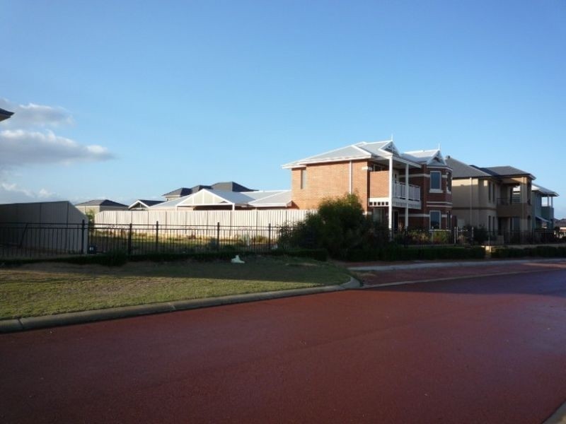 8 Hope Gardens, Madora Bay WA 6210