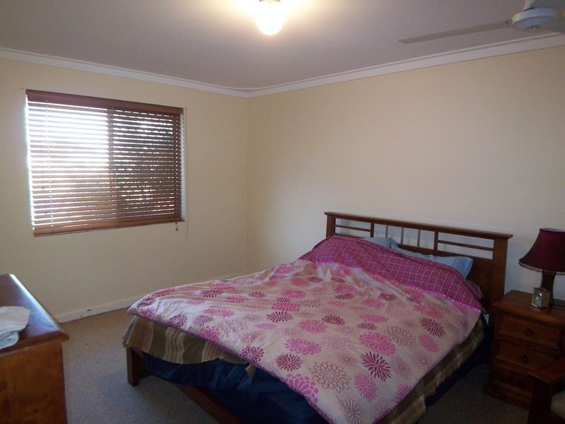 4 Wyeree Road, Mandurah WA 6210