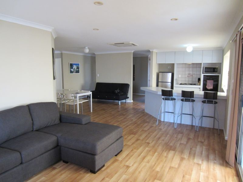 18 Oleander Place, Halls Head WA 6210