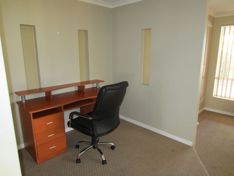 18 Oleander Place, Halls Head WA 6210