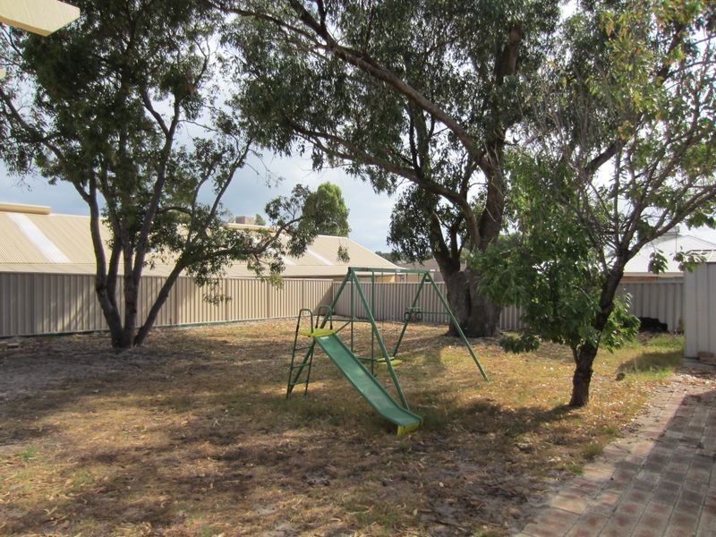 18 Oleander Place, Halls Head WA 6210