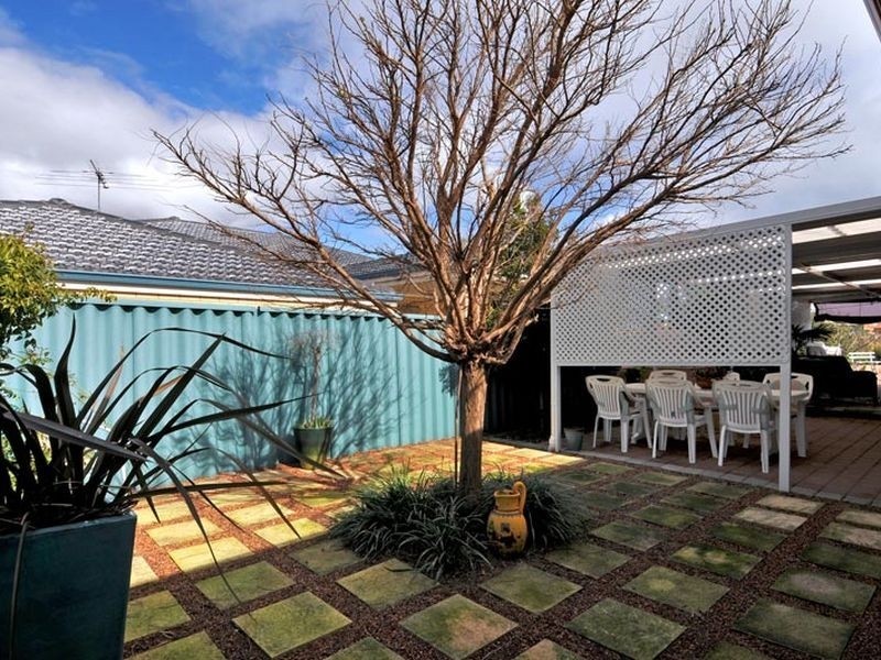 71 Admiralty Cres, Halls Head WA 6210