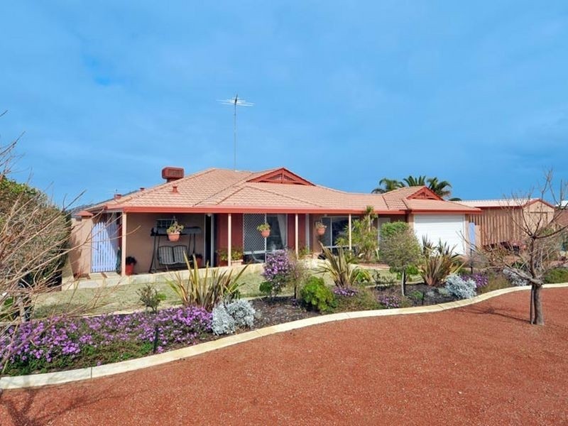 71 Admiralty Cres, Halls Head WA 6210